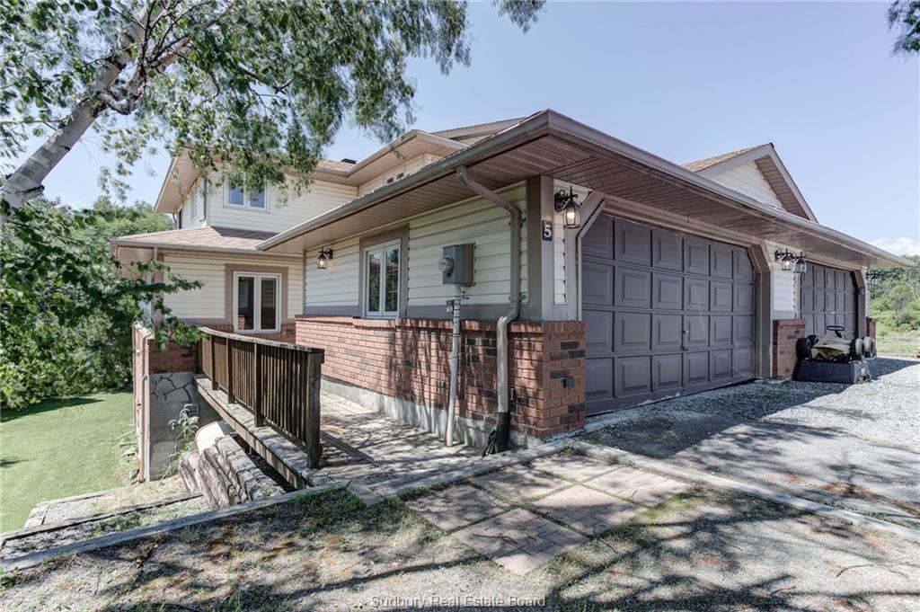 5 Amberwood Drive W, Naughton, Ontario (ID 2087082)