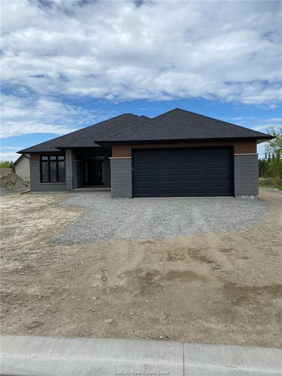 1216 Laurence, Hanmer, Ontario (ID 2084001)