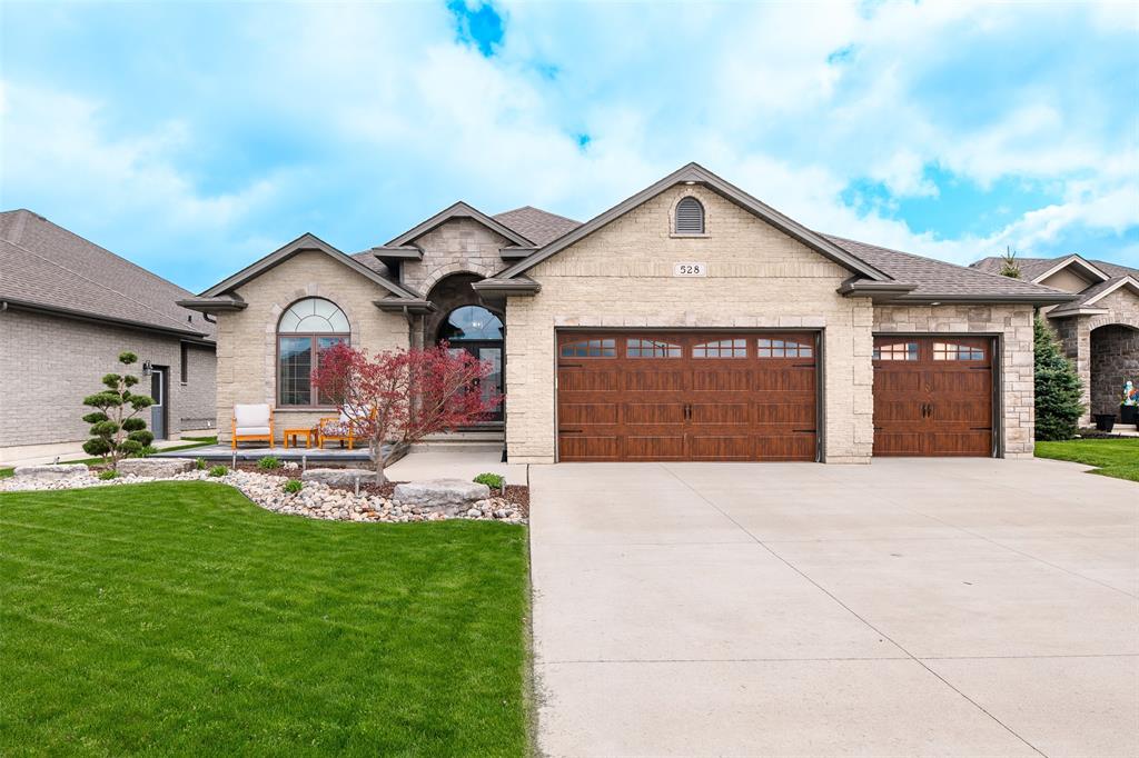 528 GLEN ABBEY Drive, Sarnia, Ontario (ID 23007967)