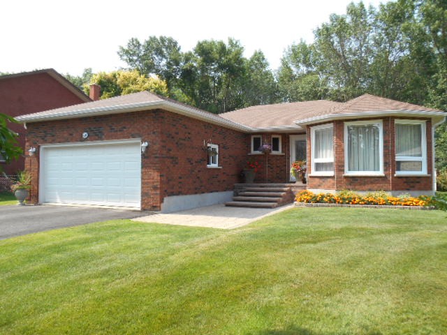46 STEWART DRIVE, Selwyn, Ontario (ID 151603000421911)