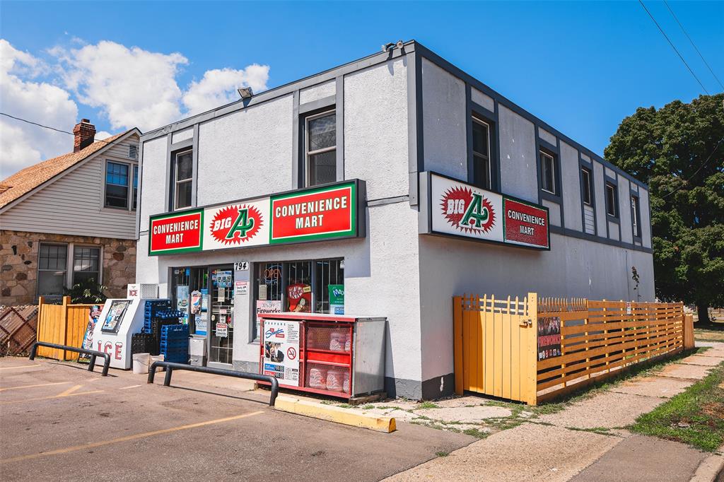 794 LONDON Road, Sarnia, Ontario (ID 22016628)