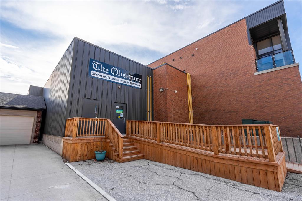 140 FRONT Street, Sarnia, Ontario (ID 24027172)