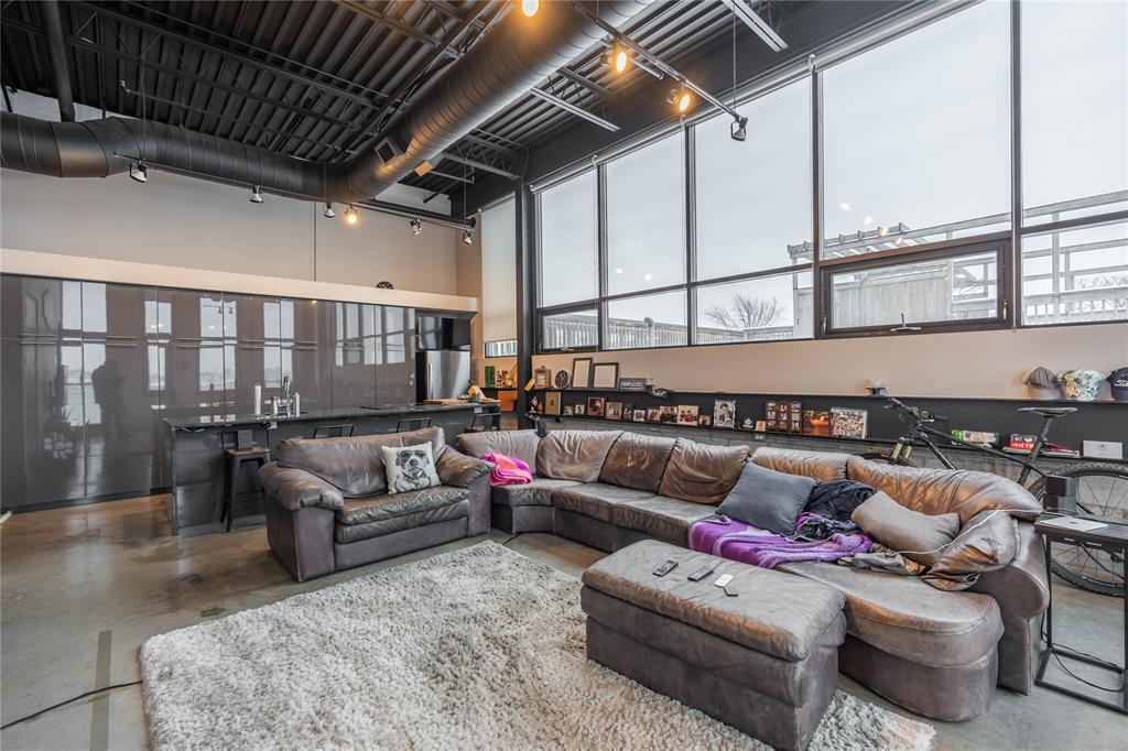 140 FRONT Street, Sarnia, Ontario (ID 24027172)