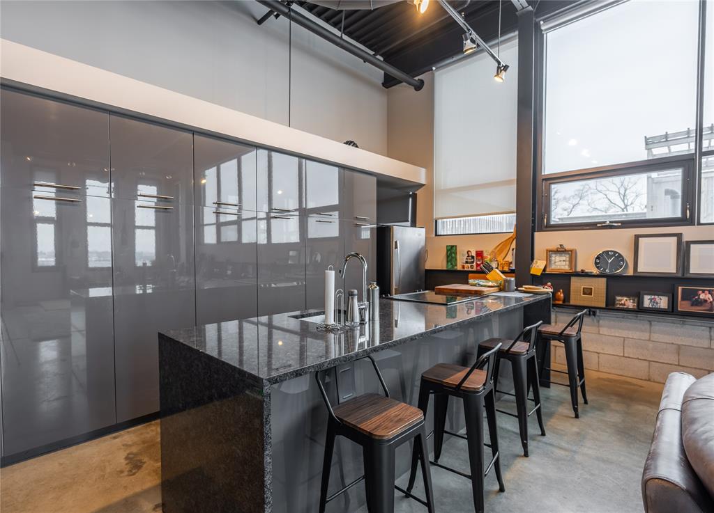 140 FRONT Street, Sarnia, Ontario (ID 24027172)