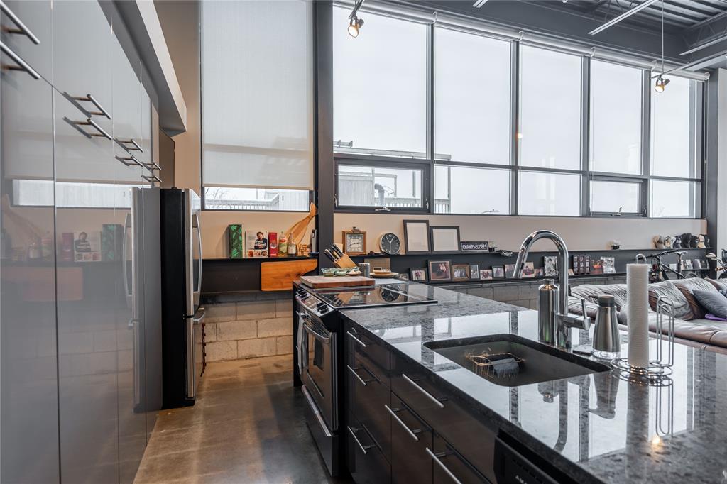 140 FRONT Street, Sarnia, Ontario (ID 24027172)