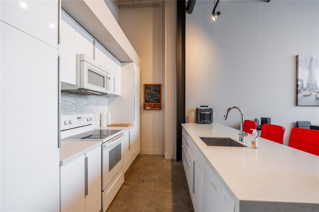 140 FRONT Street, Sarnia, Ontario (ID 24027172)