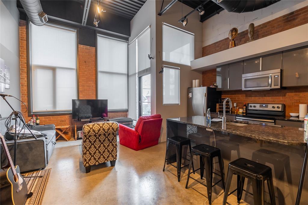 140 FRONT Street, Sarnia, Ontario (ID 24027172)