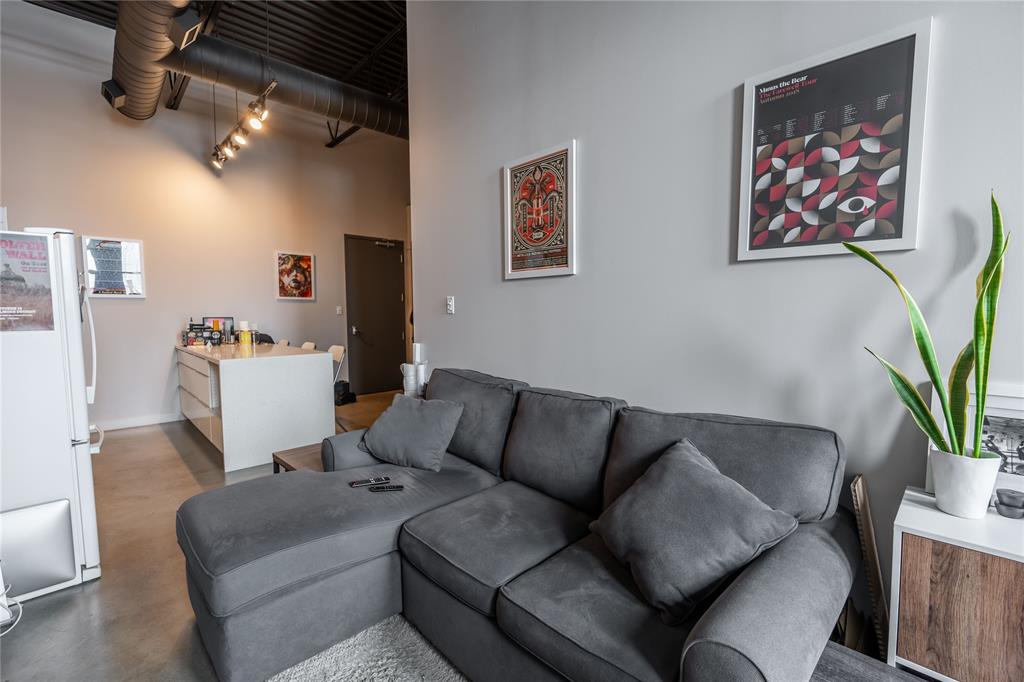 140 FRONT Street, Sarnia, Ontario (ID 24027172)