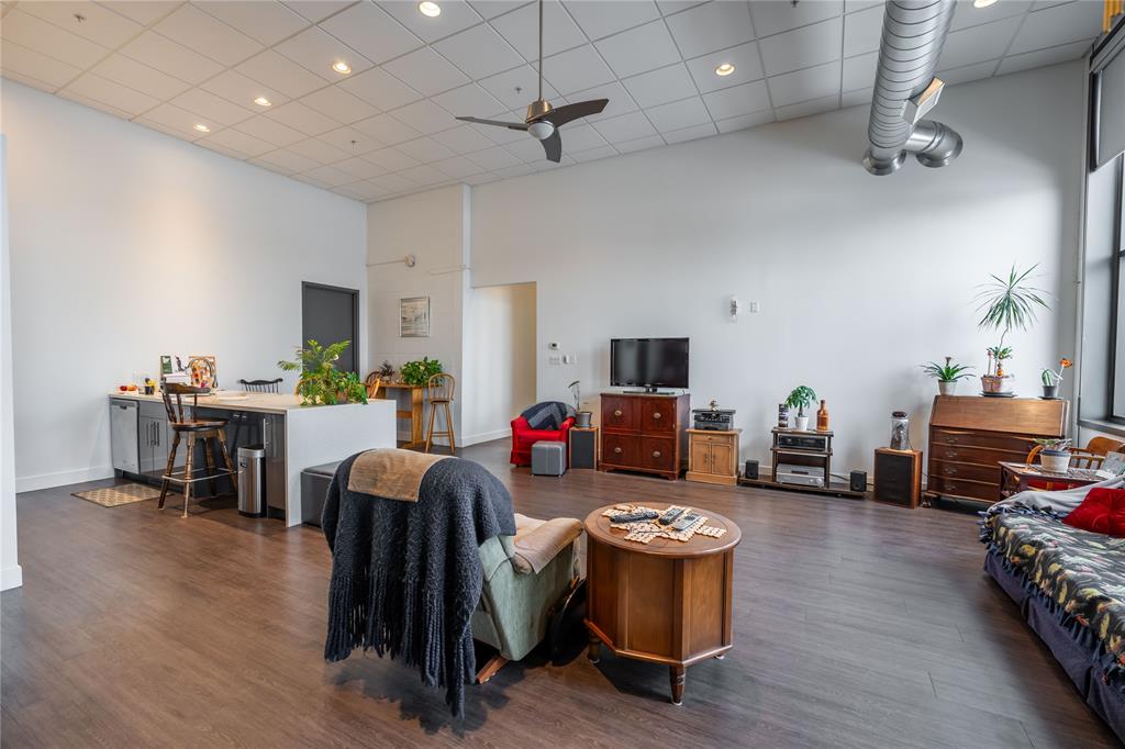 140 FRONT Street, Sarnia, Ontario (ID 24027172)