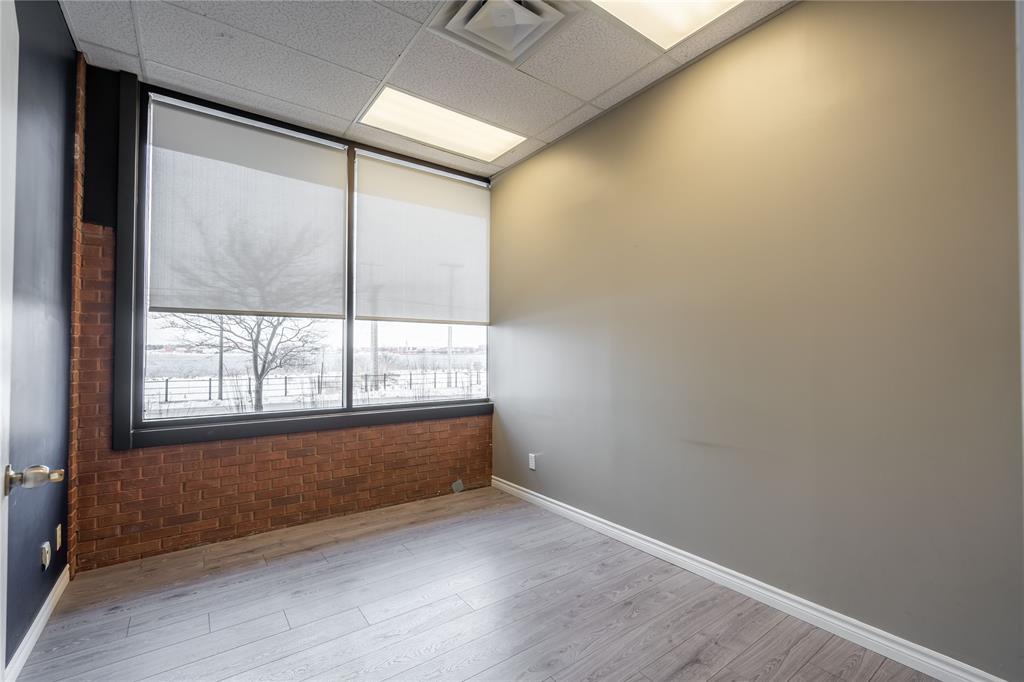 140 FRONT Street, Sarnia, Ontario (ID 24027172)