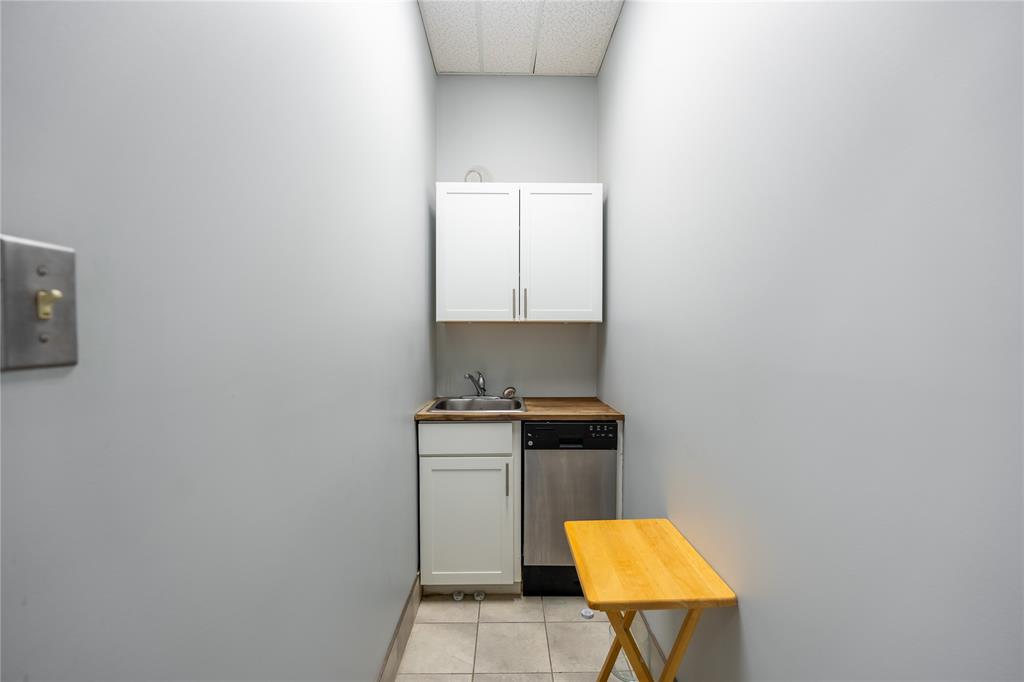 140 FRONT Street, Sarnia, Ontario (ID 24027172)