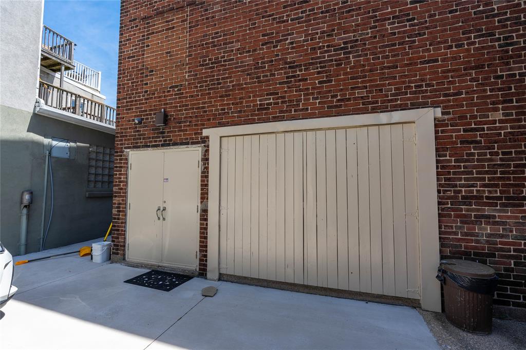 223 CHRISTINA Street North, Sarnia, Ontario (ID 25007113)