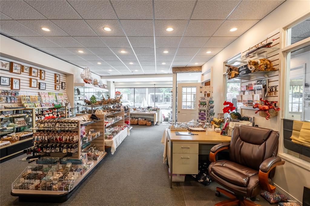 223 CHRISTINA Street North, Sarnia, Ontario (ID 25007113)