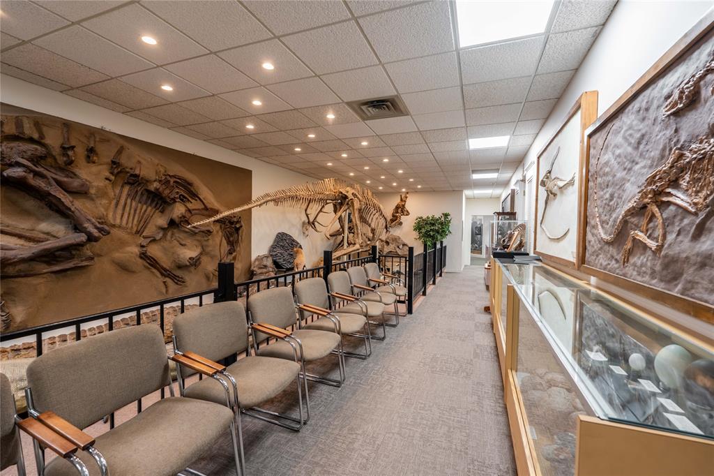 223 CHRISTINA Street North, Sarnia, Ontario (ID 25007113)