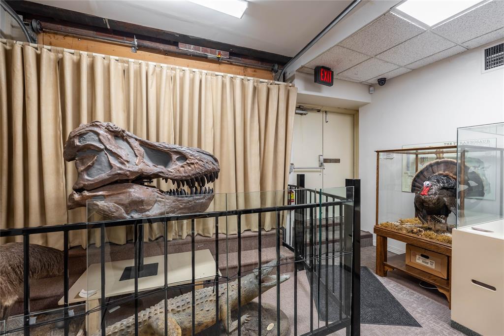 223 CHRISTINA Street North, Sarnia, Ontario (ID 25007113)