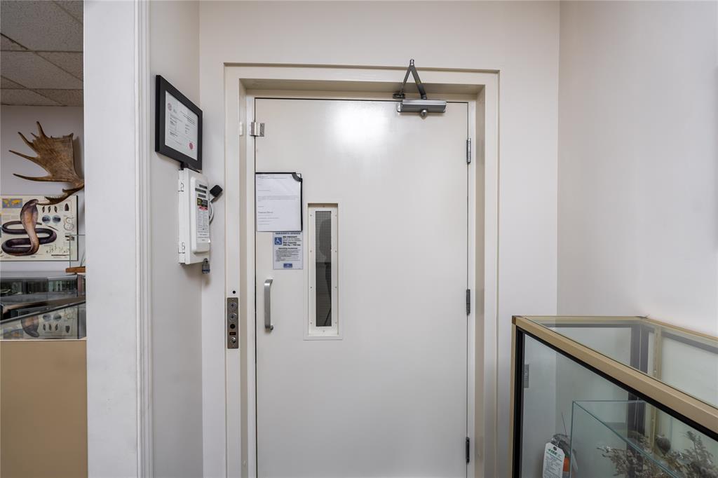 223 CHRISTINA Street North, Sarnia, Ontario (ID 25007113)