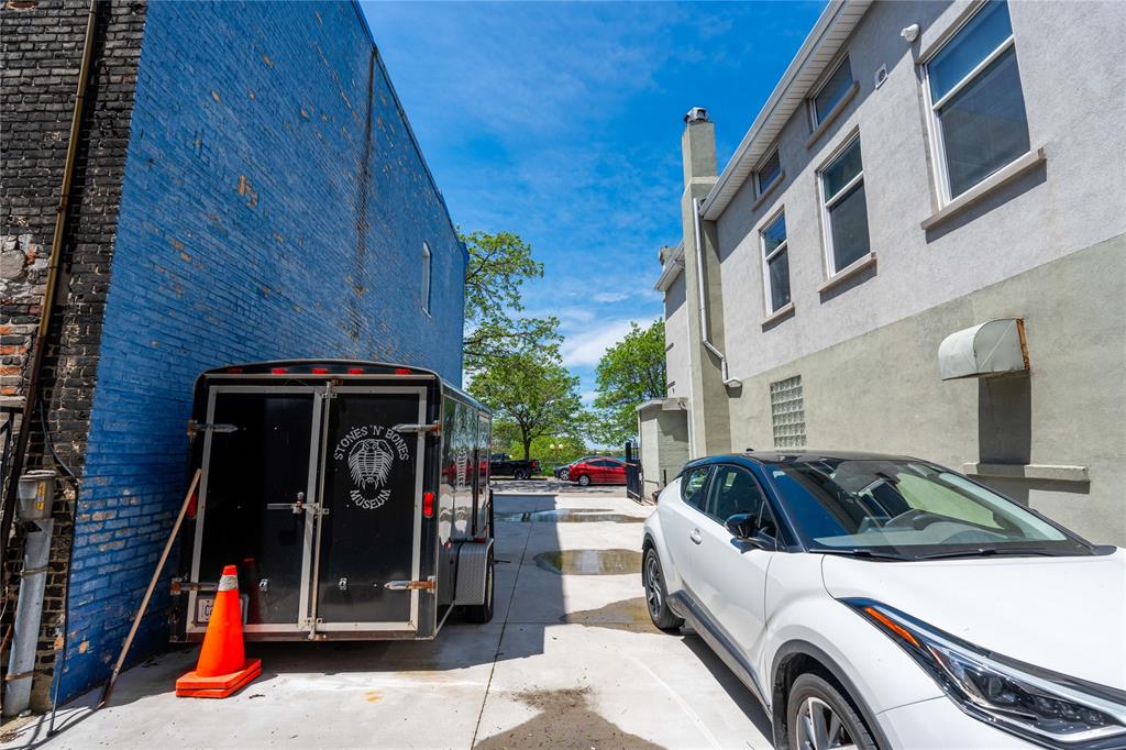 223 CHRISTINA Street North, Sarnia, Ontario (ID 25007113)