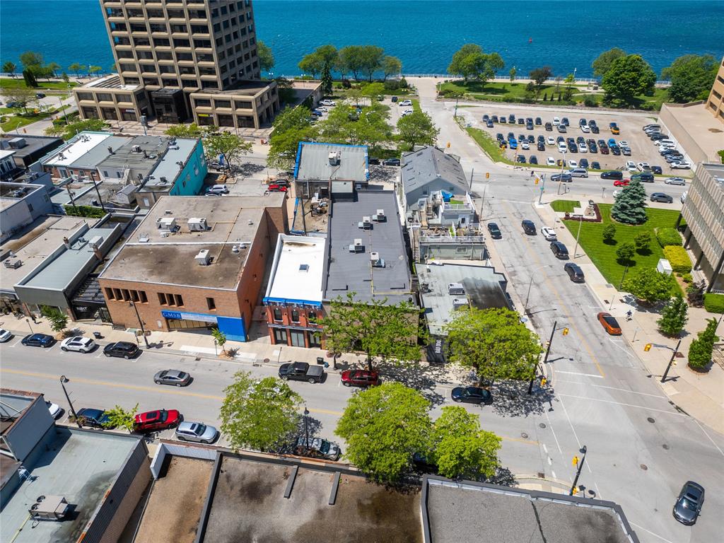 223 CHRISTINA Street North, Sarnia, Ontario (ID 25007113)