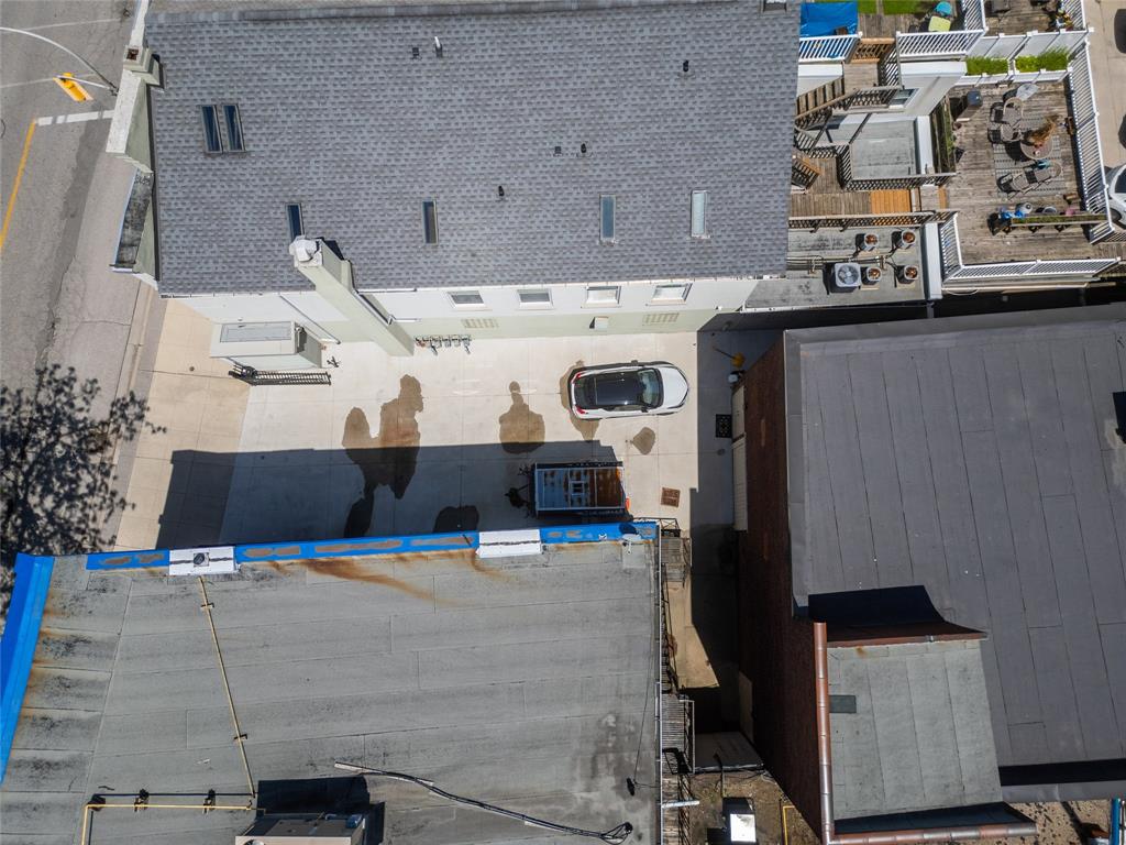 223 CHRISTINA Street North, Sarnia, Ontario (ID 25007113)