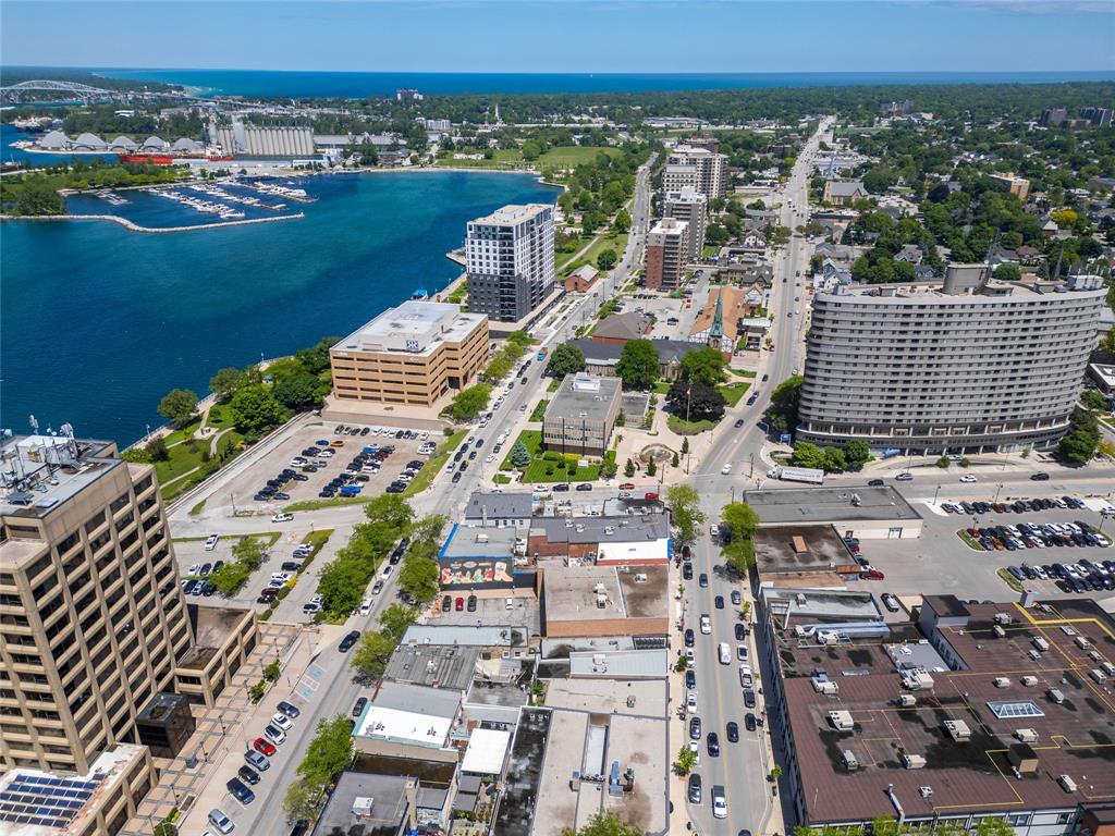 223 CHRISTINA Street North, Sarnia, Ontario (ID 25007113)