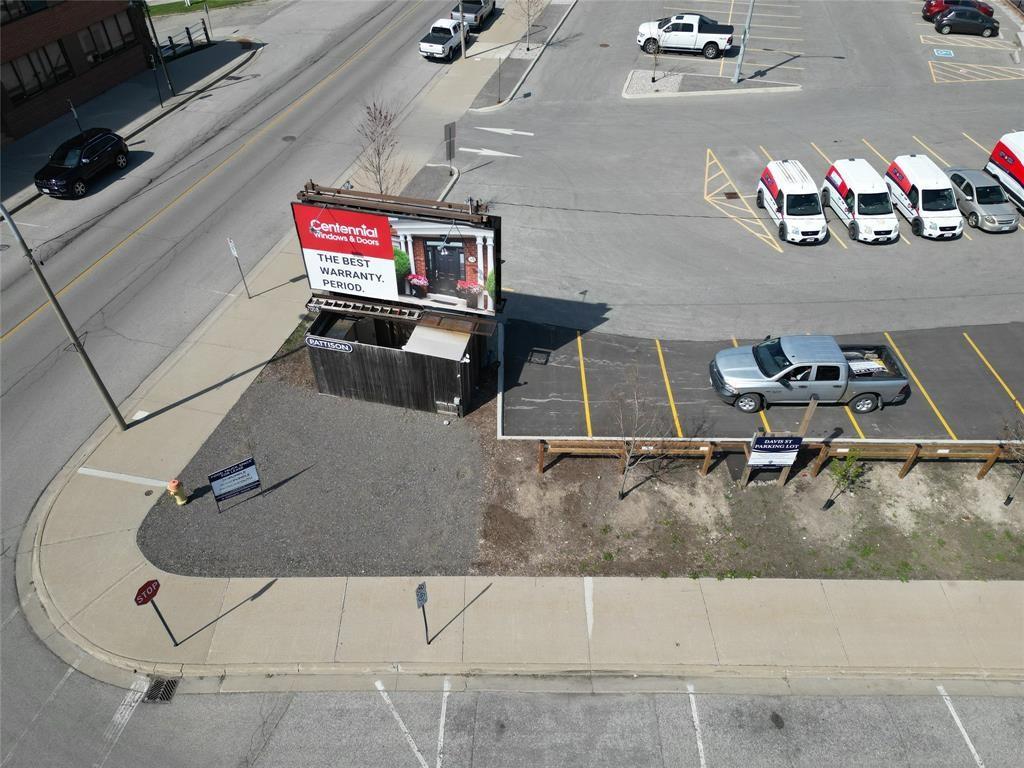 110 DAVIS Street, Sarnia, Ontario (ID 25015648)