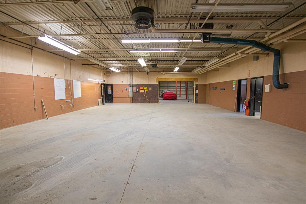 815 CONFEDERATION Street Unit# A,B,C,YARD, Sarnia, Ontario (ID 25018995)