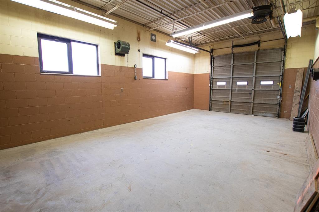 815 CONFEDERATION Street Unit# A,B,C,YARD, Sarnia, Ontario (ID 25018995)