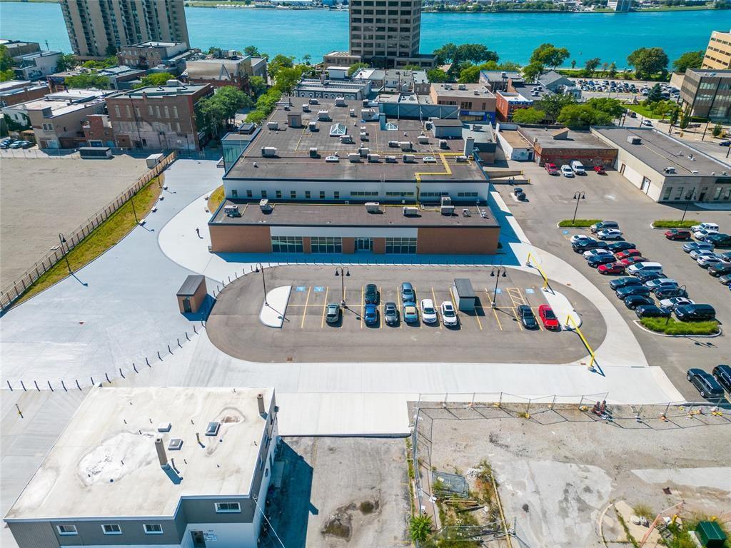 162 LOCHIEL Street Unit# 102, Sarnia, Ontario (ID 25022242)