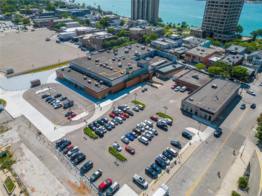 162 LOCHIEL Street Unit# 102, Sarnia, Ontario (ID 25022242)