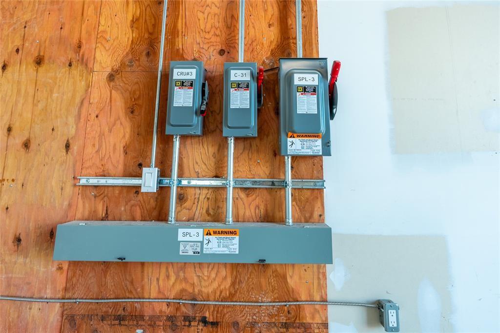 162 LOCHIEL Street Unit# 102, Sarnia, Ontario (ID 25022242)