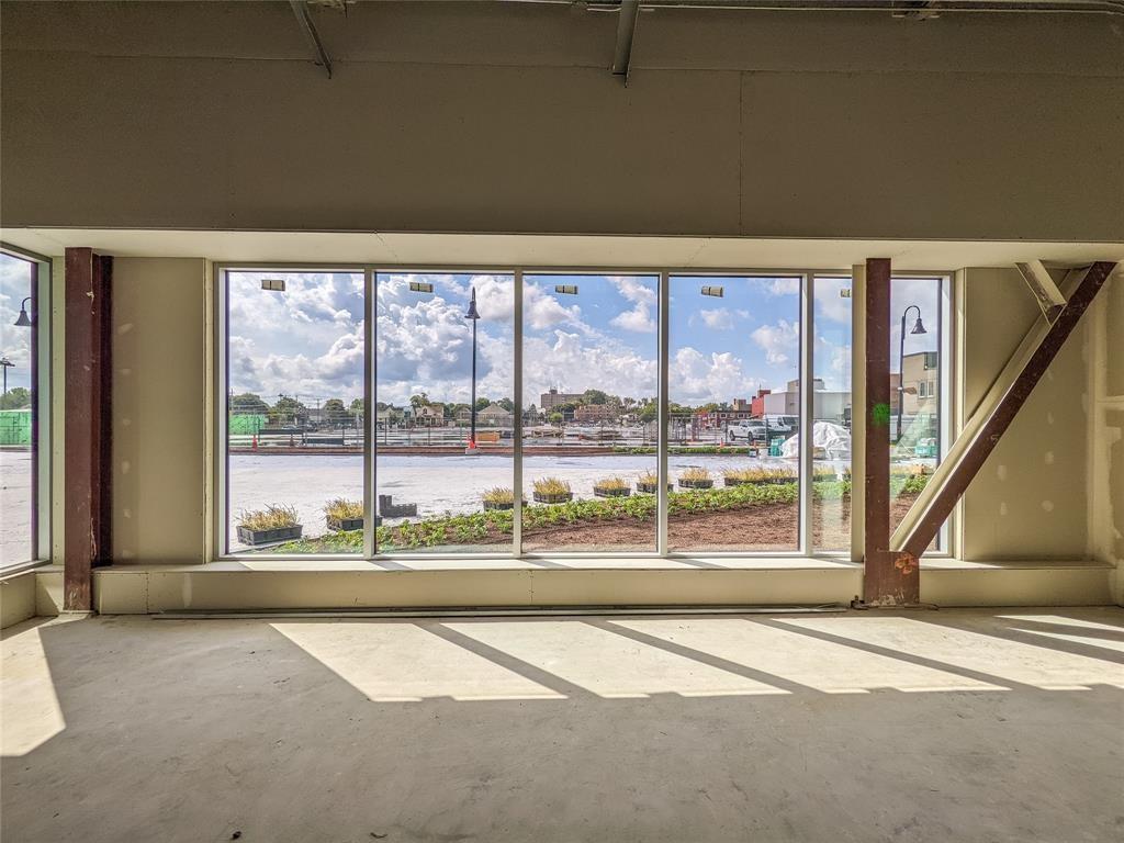 162 LOCHIEL Street Unit# 103, Sarnia, Ontario (ID 25022248)