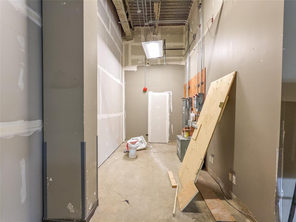 162 LOCHIEL Street Unit# 103, Sarnia, Ontario (ID 25022248)