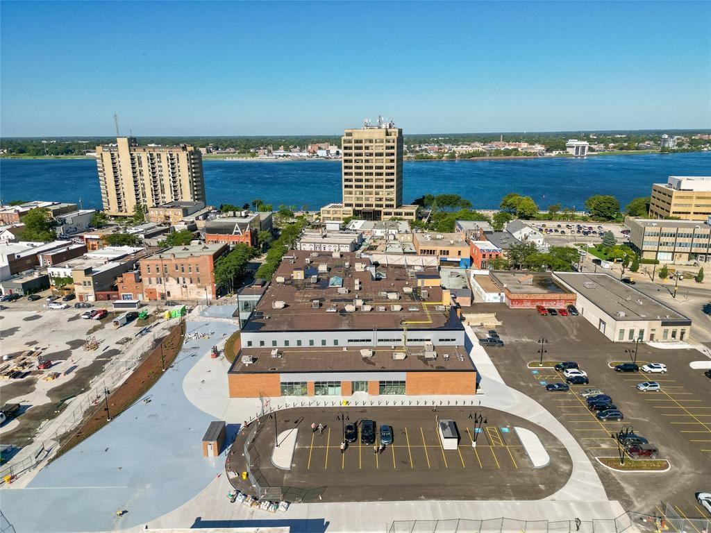 162 LOCHIEL Street Unit# 103, Sarnia, Ontario (ID 25022248)