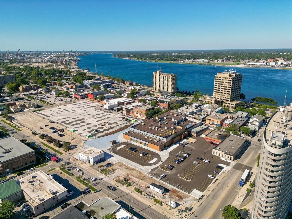 162 LOCHIEL Street Unit# 103, Sarnia, Ontario (ID 25022248)