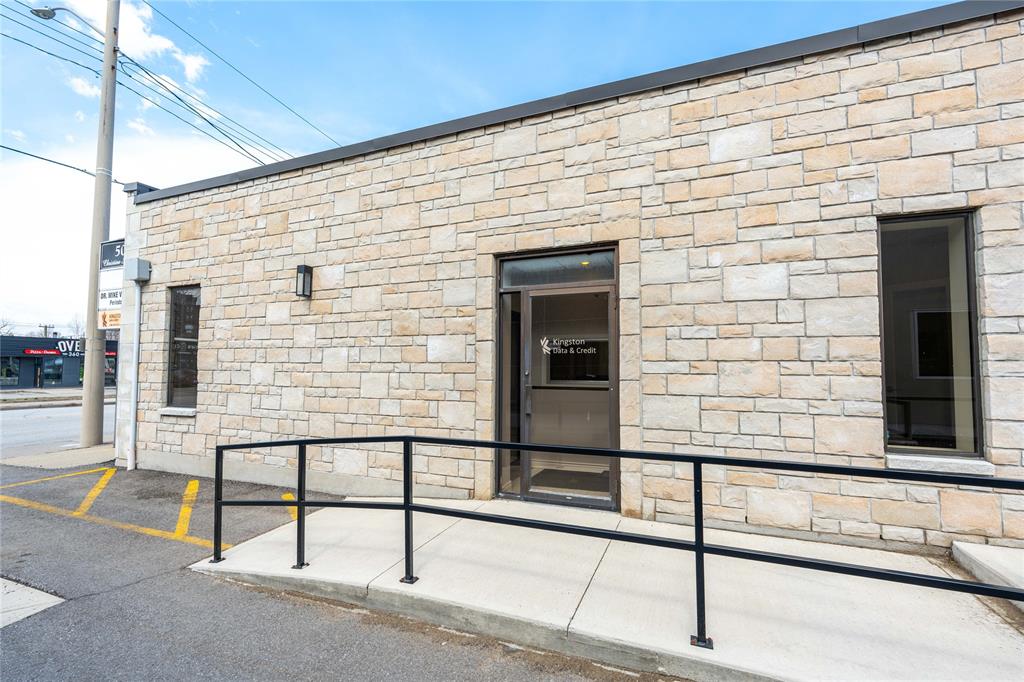 500 CHRISTINA Street, Sarnia, Ontario (ID 26007435)