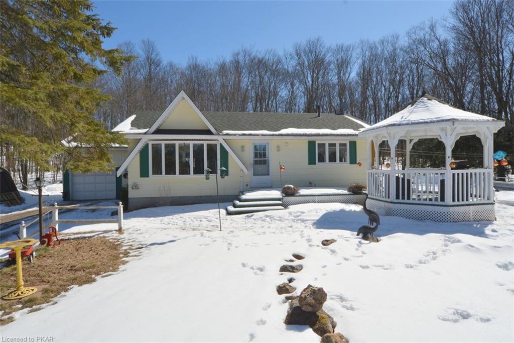 55 LEAN Drive, Apsley, Ontario (ID 114032)