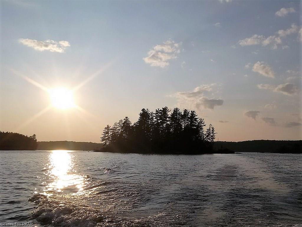 77 EELS LAKE ISLAND 10 ., Peterborough, Ontario (ID 112409)