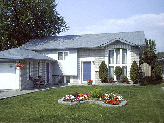 923 CHURCHILL AVE , Sudbury, Ontario (ID 071910)