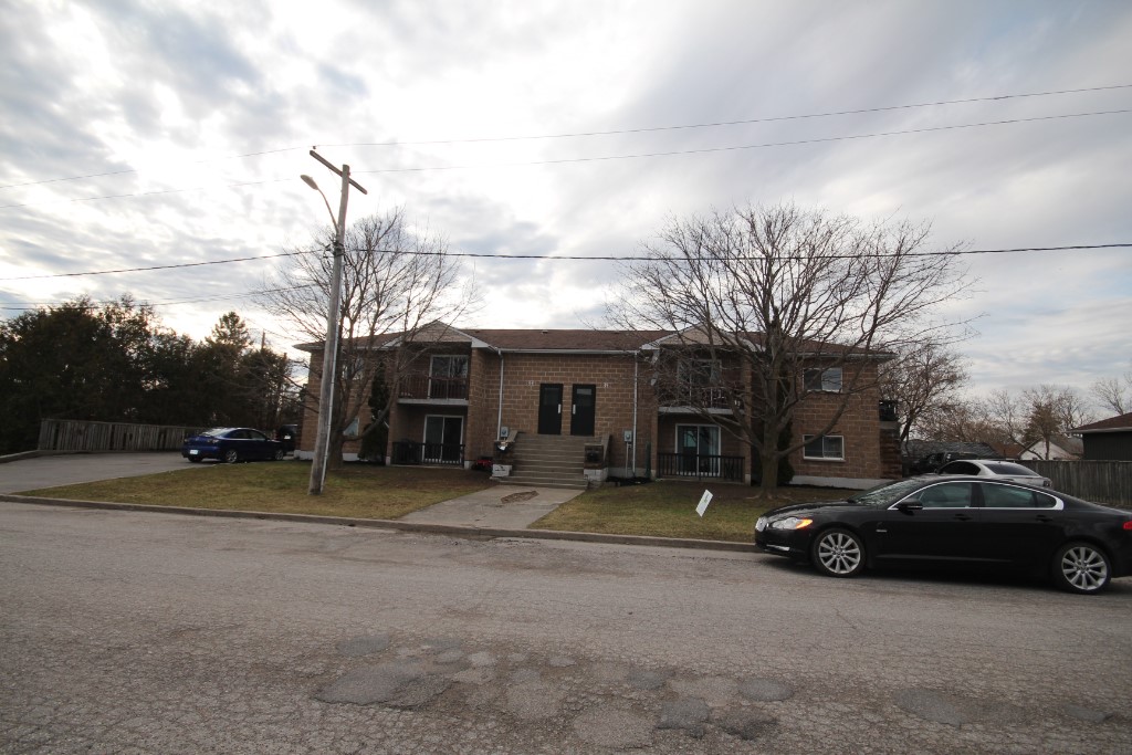 32/34 HANNAH ST, Quinte West, Ontario (ID 403950049)