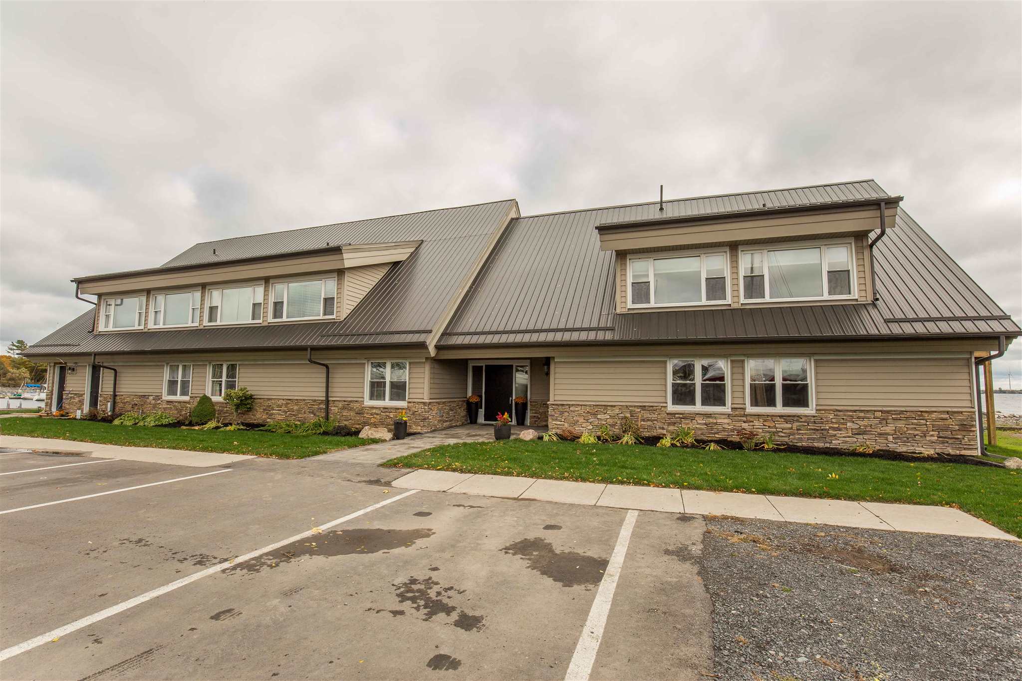 Unit# 4 100 Bayshore Drive, Bath, Ontario (ID K20006192)