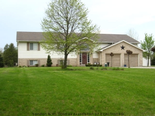 27937 PIKE RD., Strathroy, Ontario (ID 475930)