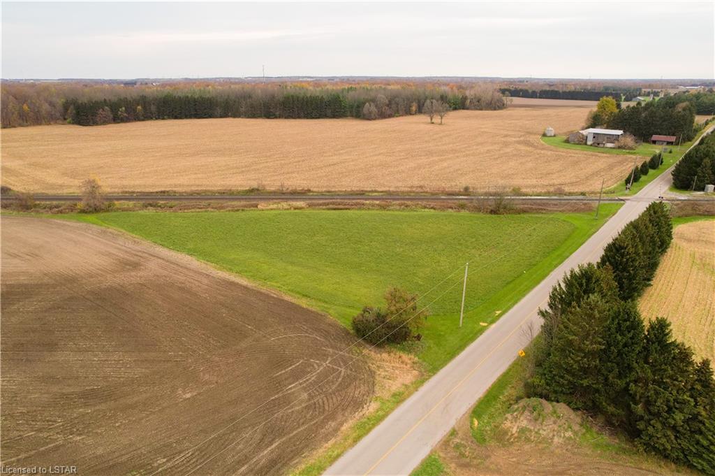 8622 SCOTCHMERE Drive, Strathroy, Ontario (ID 40186259)