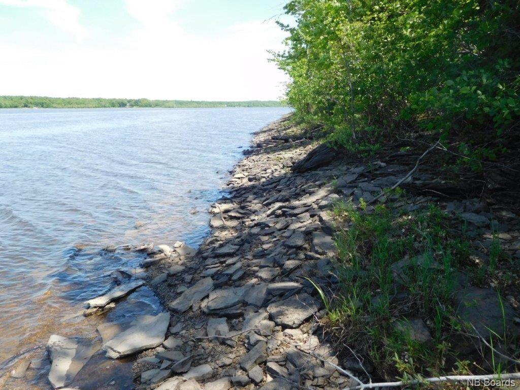 - Scenic Narrows Boulevard, Cambridge Narrows, New Brunswick (ID NB042752)