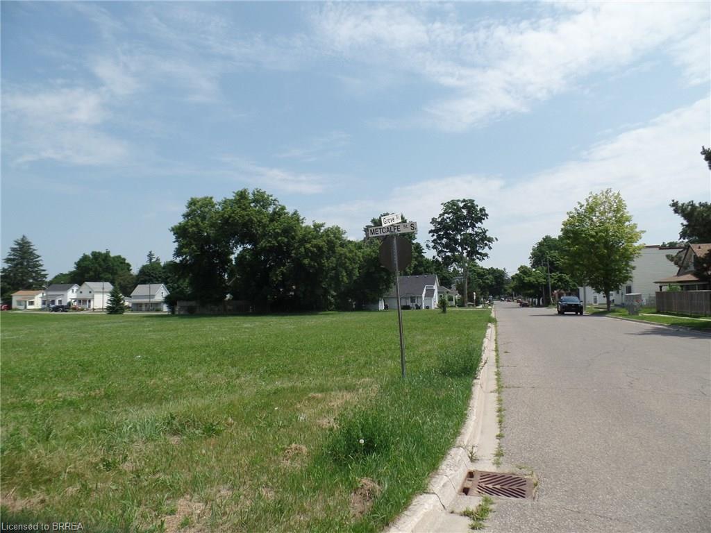 205 METCALFE Street S, Simcoe, Ontario (ID 30782027)
