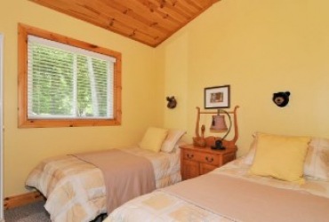 4 Bedrooms in Main Cottage