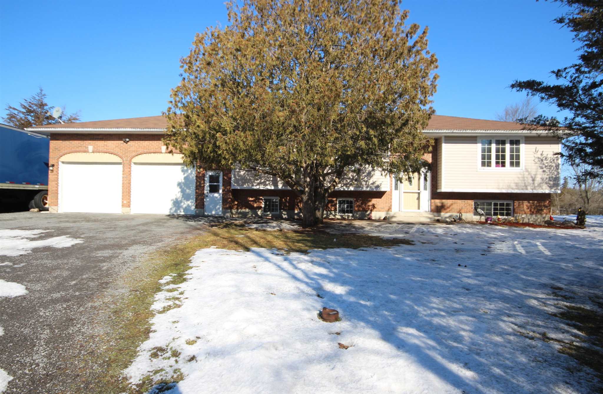 103 Mill Street, Yarker, Ontario (ID K20001299)