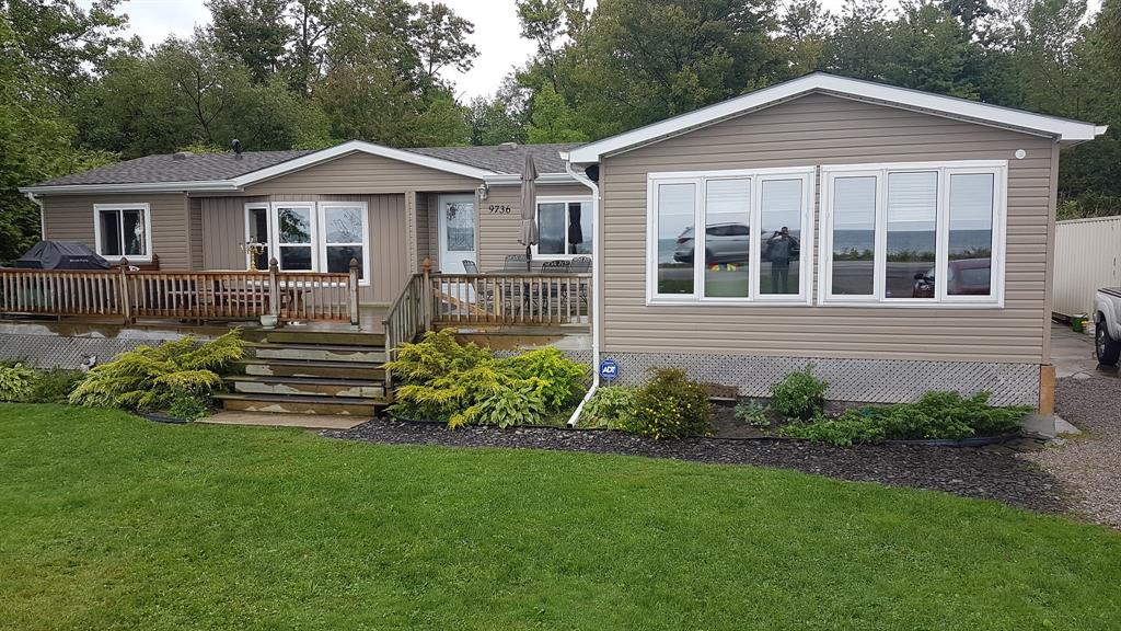 9736 LAKE Road, Lambton Shores, Ontario (ID 19024592)