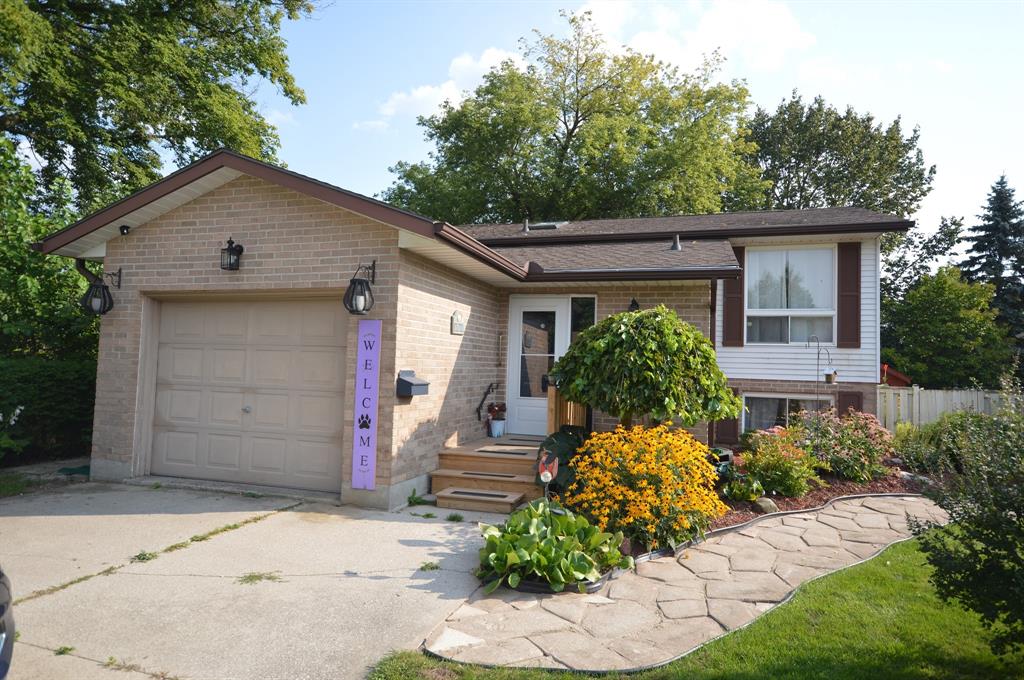 1 ROSS Court, Strathroy, Ontario (ID 21017179)