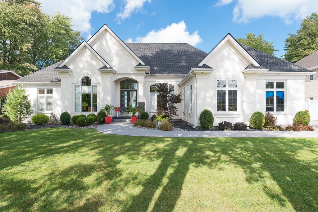 3260 DEVONSHIRE RD, Plympton-wyoming, Ontario (ID 201877798)