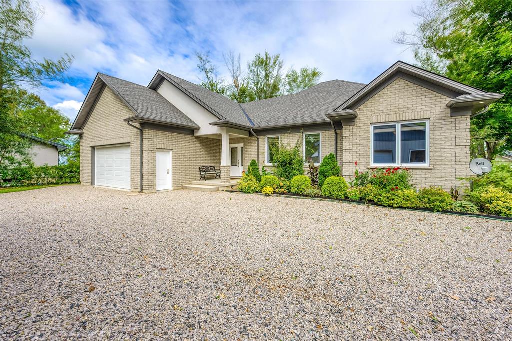 3394 SCHRAM Drive, Plympton-wyoming, Ontario (ID 23008677)